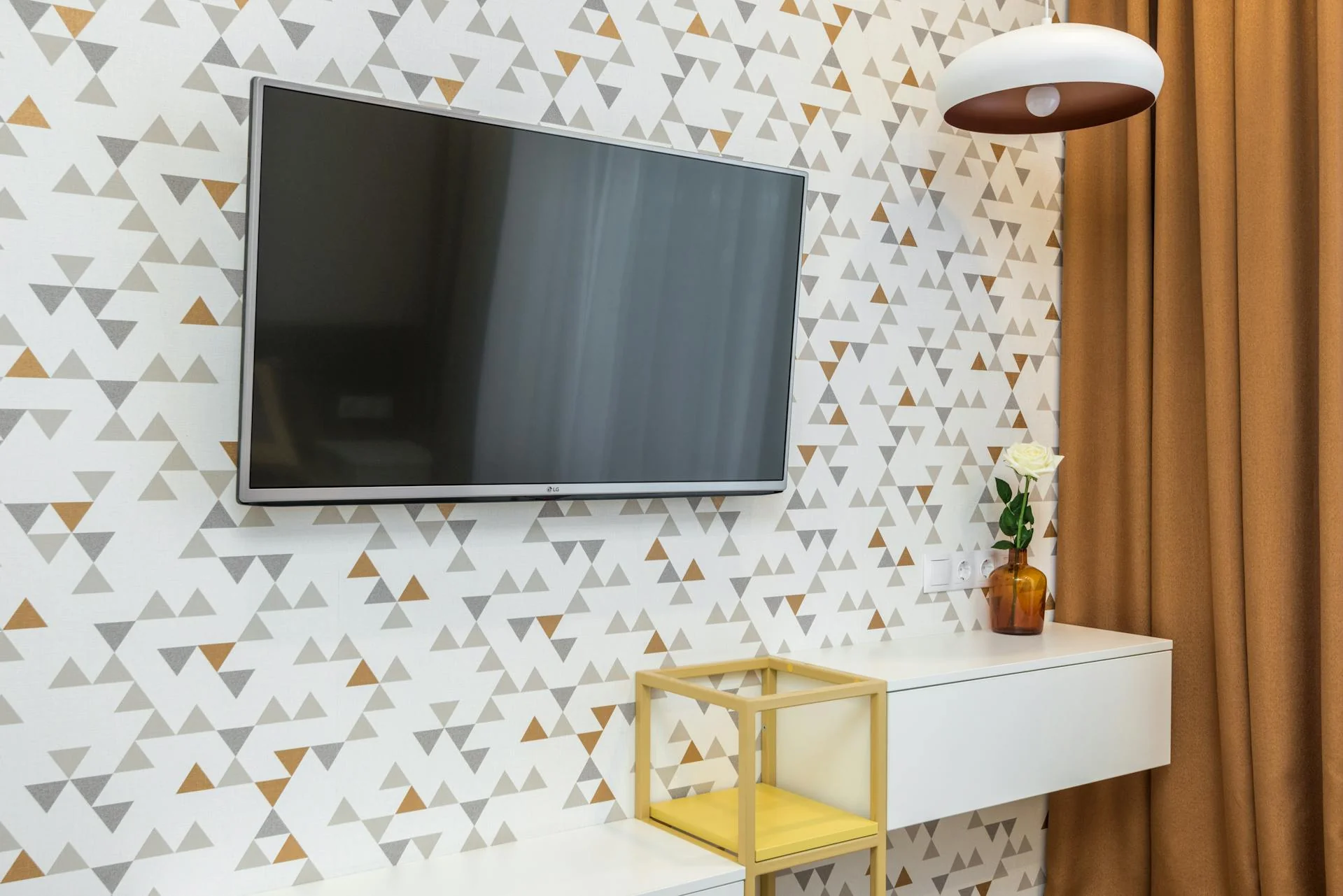 Stylish accent wall in an Everett home